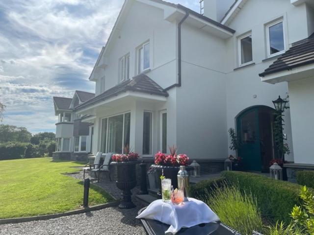 Loch Lein Country House คิลลาร์นีย์ ภายนอก รูปภาพ
