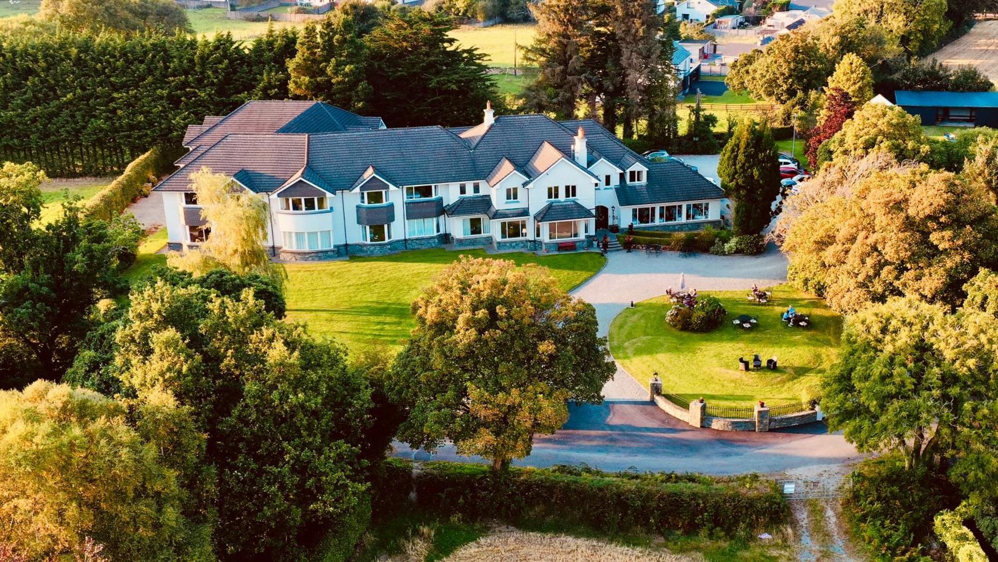 Loch Lein Country House คิลลาร์นีย์ ภายนอก รูปภาพ